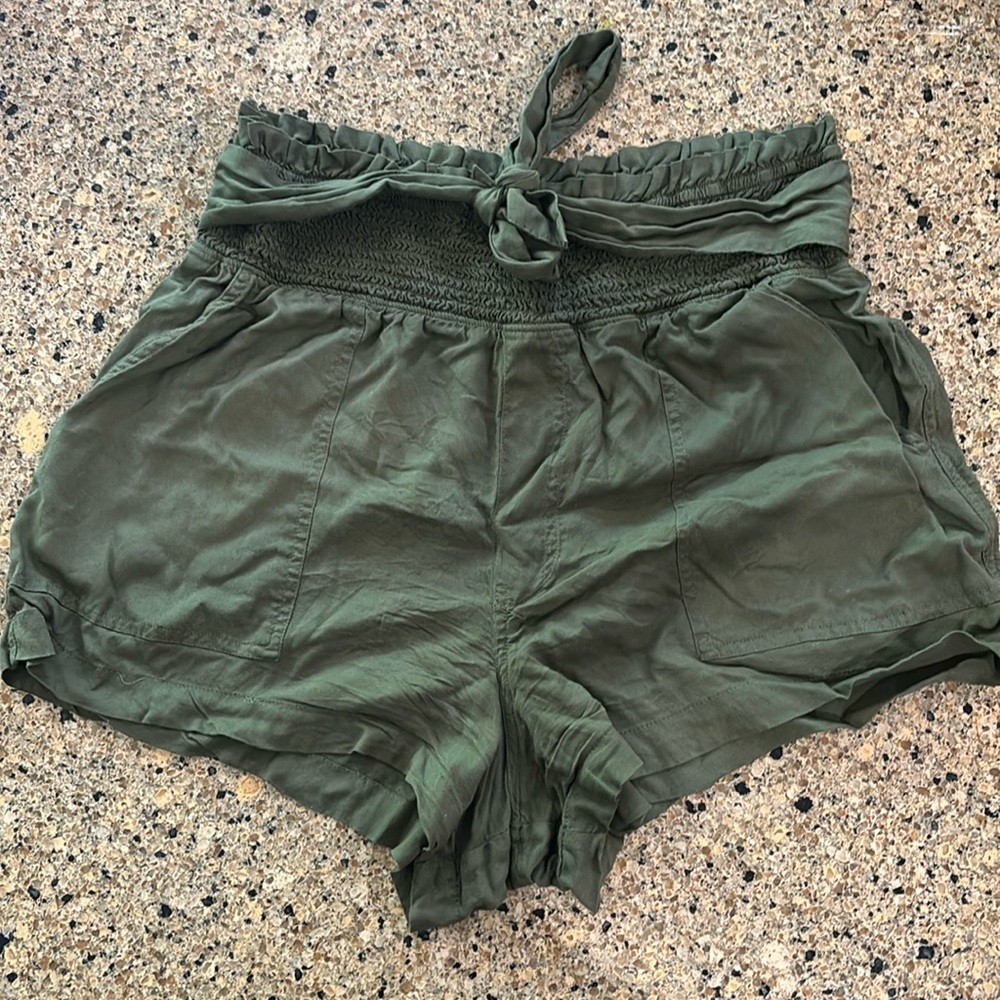Abercrombie shorts! Belt tie!